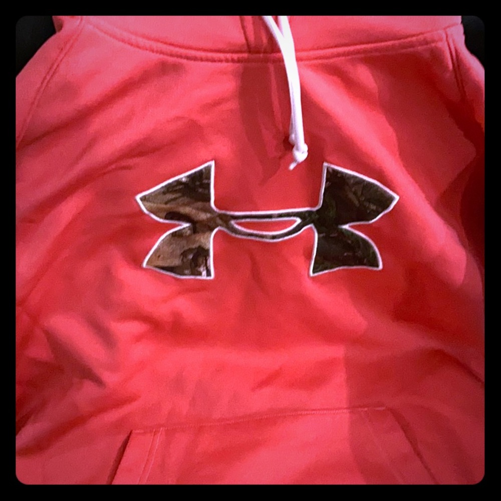 New Women’s Under Armour hoodie